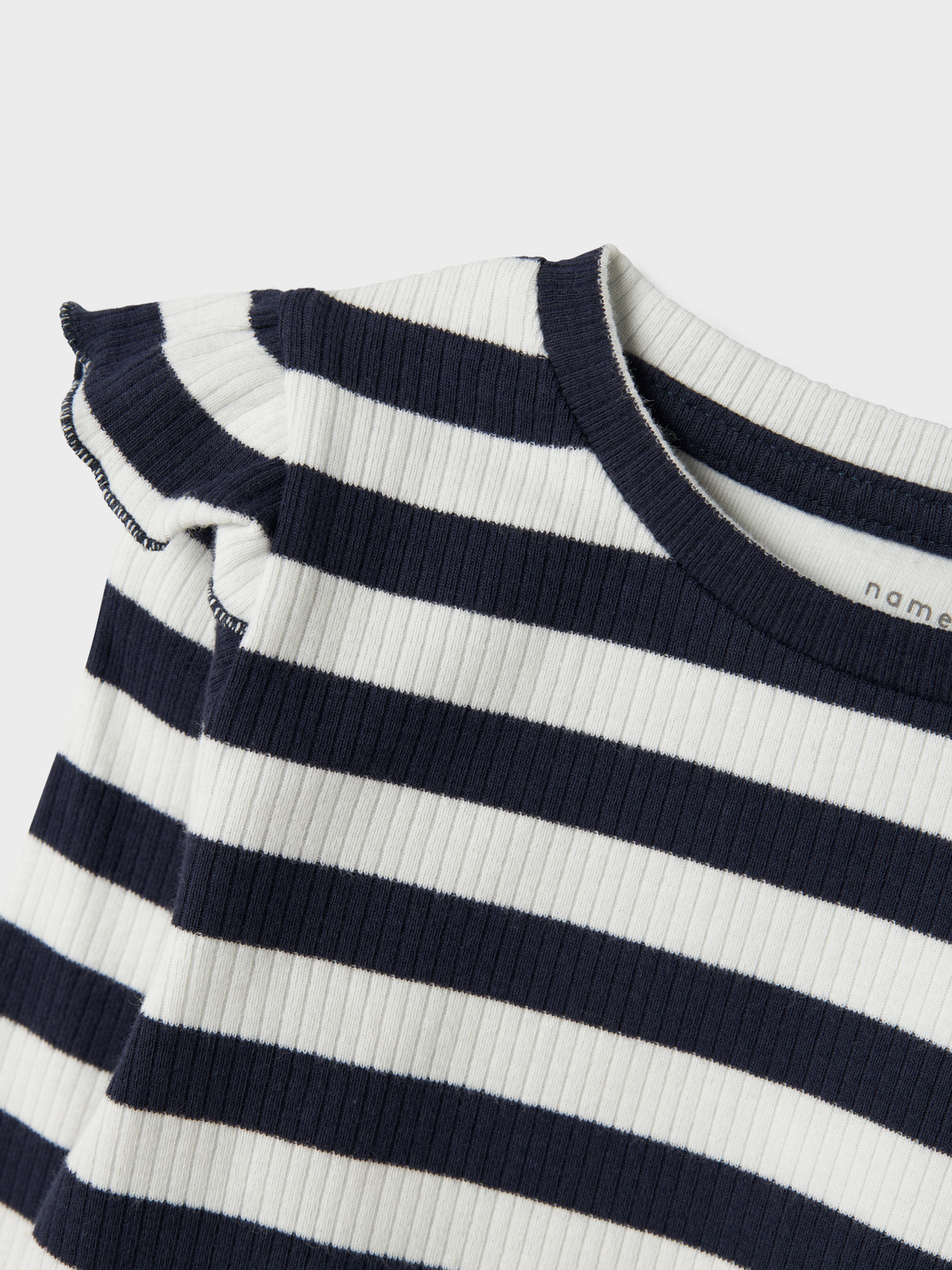 model_shot-front_full